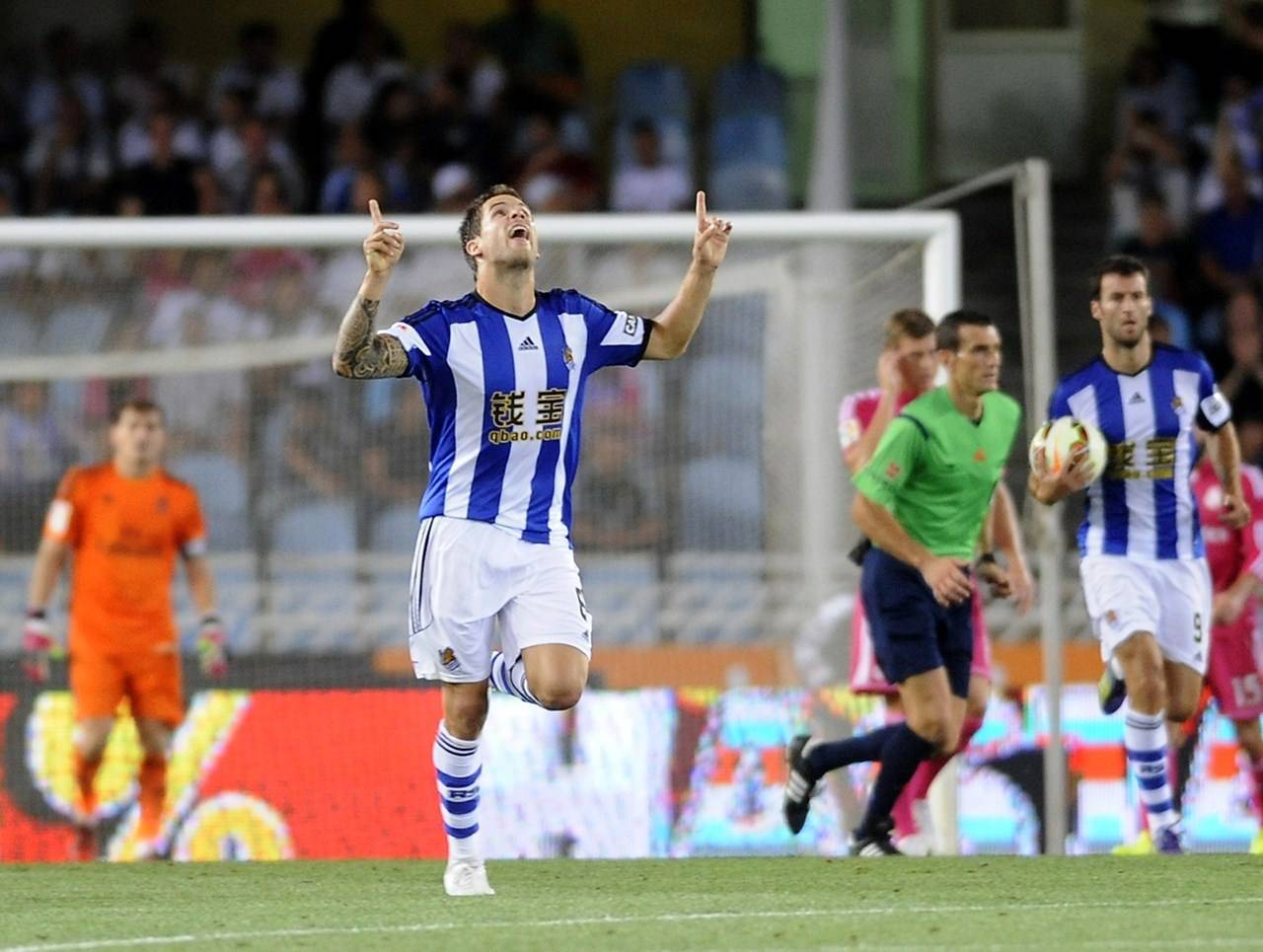 包含皇家社会发布备战花絮，集结日外线爆发，亚冠任务艰巨，控场能力受关注的词条